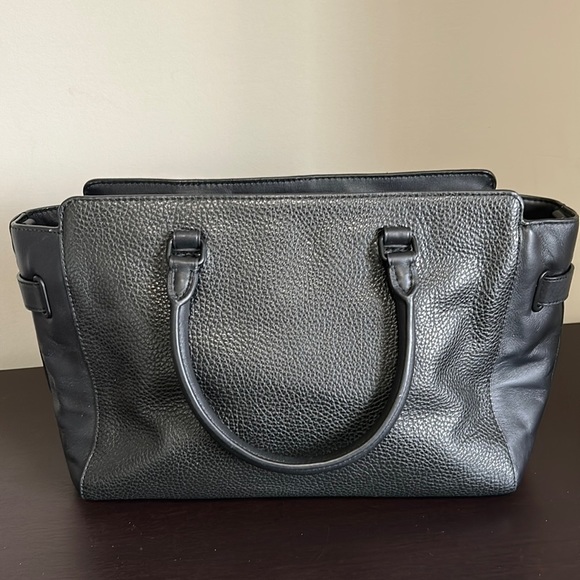 COACH Swagger 27 Glovetanned Leather
Satchel Black Purse Blackend Hardware Logo - Picture 7 of 10